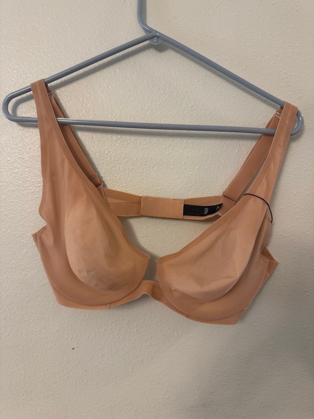 Skims naked underwire plunge bra Honey 38C NWT